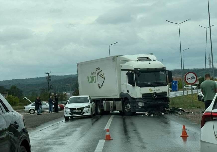 Detalji tragedije u Modriči: U udesu poginuo policajac, drugi prevezen u bolnicu