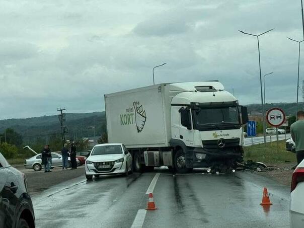 Detalji tragedije u Modriči: U udesu poginuo policajac, drugi prevezen u bolnicu