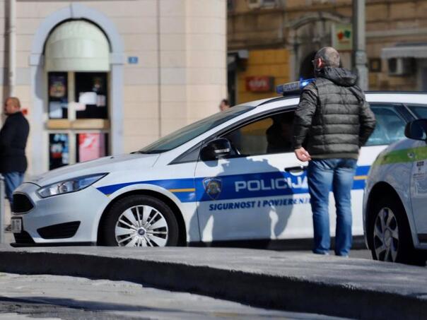 Detalji užasa kod Rijeke: Djevojka ubila partnera, njoj se bore za život