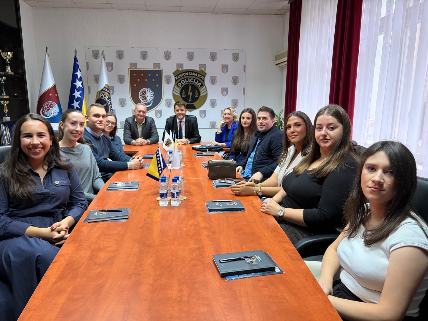 Devet mladih ljudi dobilo stalni posao u administraciji MUP-a KS