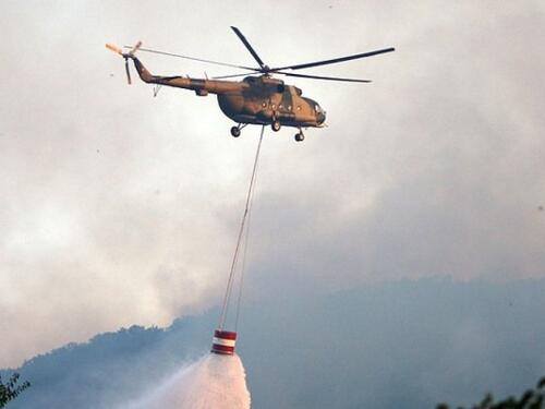 Devet požara u Sjevernoj Makedoniji, kao pomoć ostao samo crnogorski helikopter