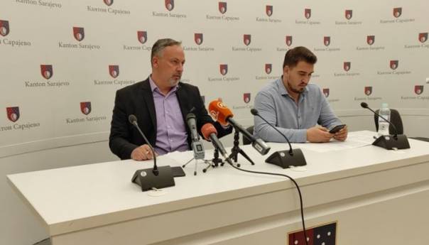 Dević: Vlada KS priznala grešku,zakoni se moraju razmatrati u redovnoj proceduri