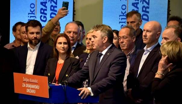 DF: Trojka je prešla Rubikon, kreće u finalni čin izdaje