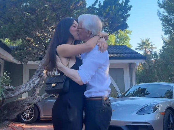 Diana (25) u vezi sa 76-godišnjakom: Briga me šta kažu, ja sam sretna