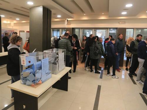 Dijaspora pohrlila na glasanje u Srbiju: Kome ogovara velika izlaznost?