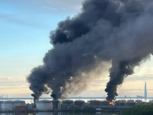 Ukrajinski udar duboko u Rusiji: Crni dim nad Sankt Peterburgom