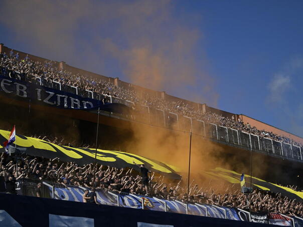 Dinamo i Hajduk kažnjeni s ukupno više od 100.000 eura zbog ponašanja navijača na derbiju