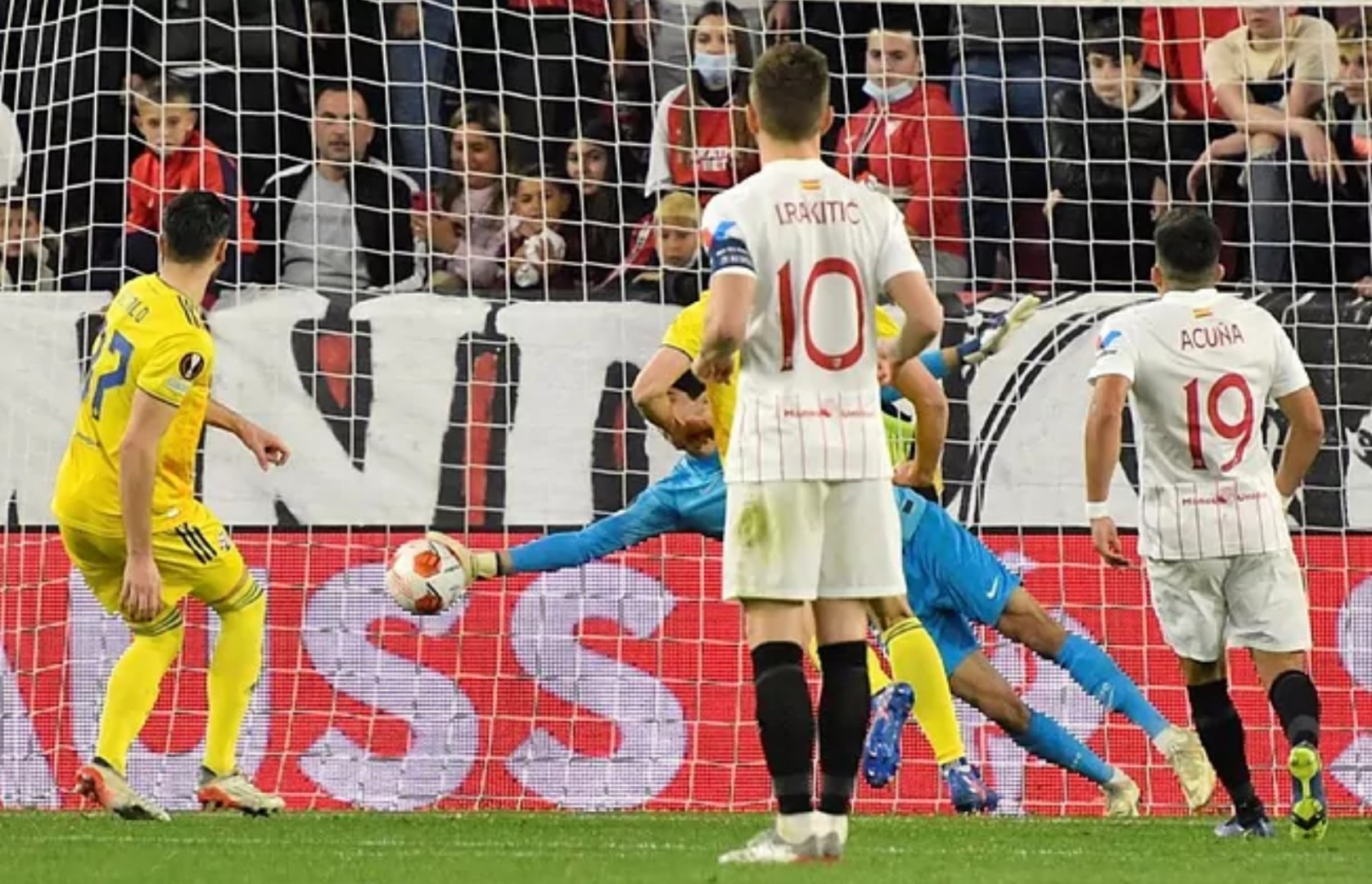 Dinamo poražen kod Seville, Leipzig i Sociedad remizirali