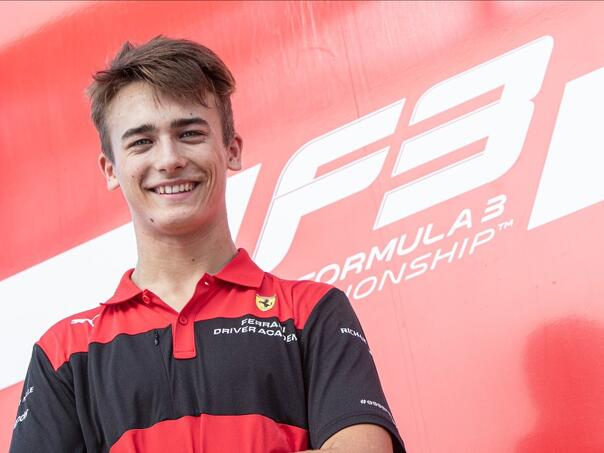 Dino Beganović na podijuma u Bahreinu nakon diskvalifikacije rivala