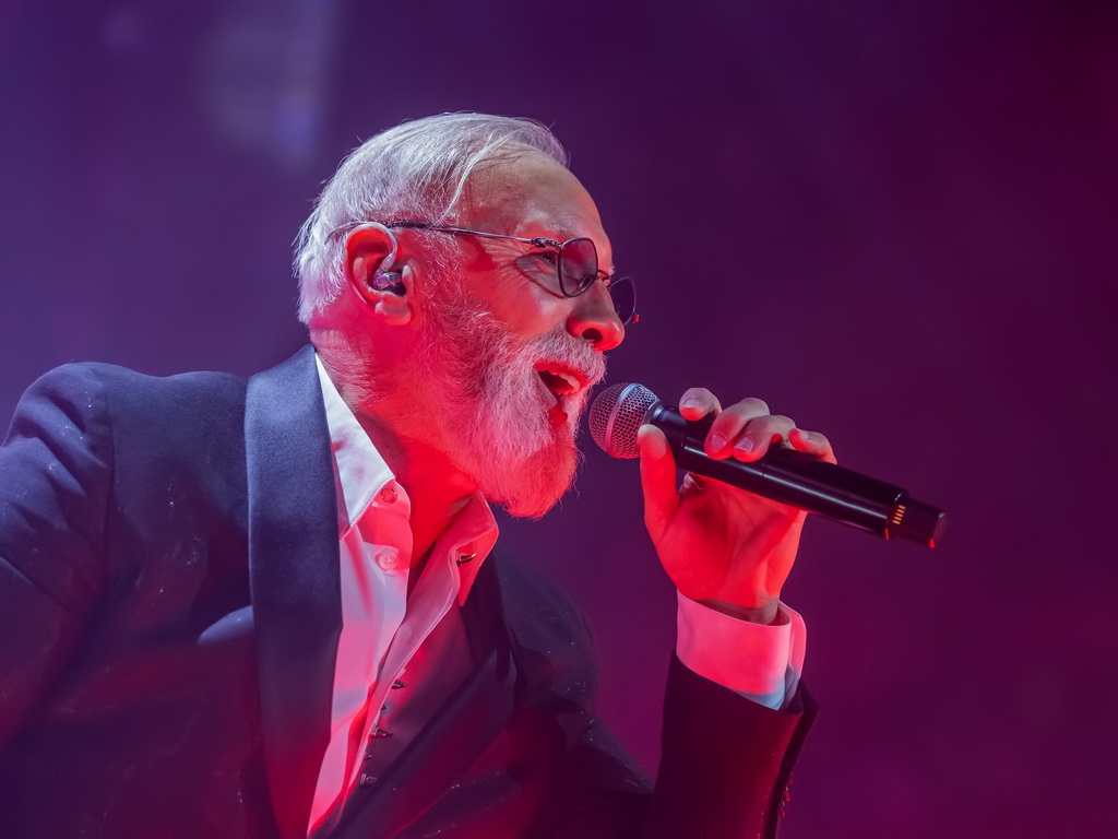 Dino Merlin i Vesna Zmijanac otpjevali 'Kad zamirišu jorgovani'