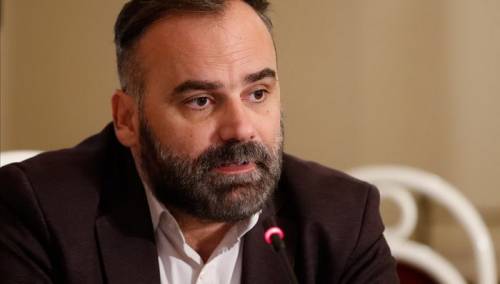 Dino Mustafić proglašen najboljim rediteljem na festivalu u Tirani