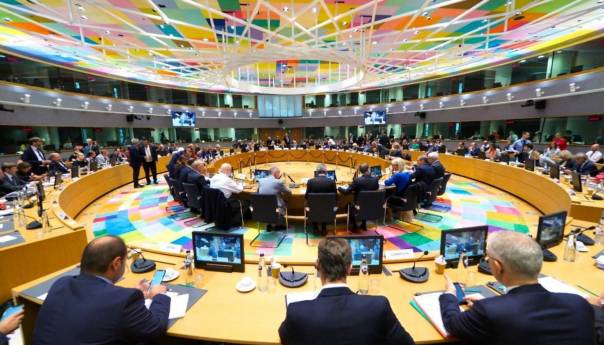 Diplomatski izvori: Ove zemlje su protiv sankcija Dodiku