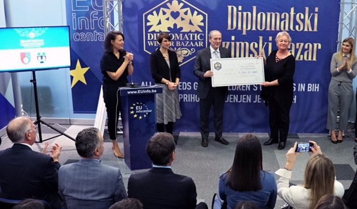 Diplomatski zimski bazar uručio 249.000 KM za 23 organizacije