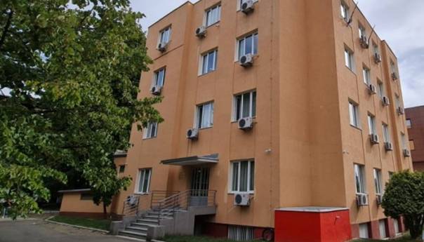Direktor bolnice u Doboju predat u Tužilaštvo, Vuletić u izolaciji zbog korone