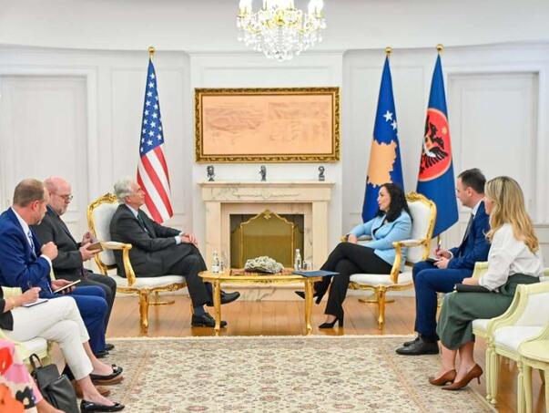 Direktor CIA-e se sastao s Kurtijem u jeku napetosti Kosova i Srbije