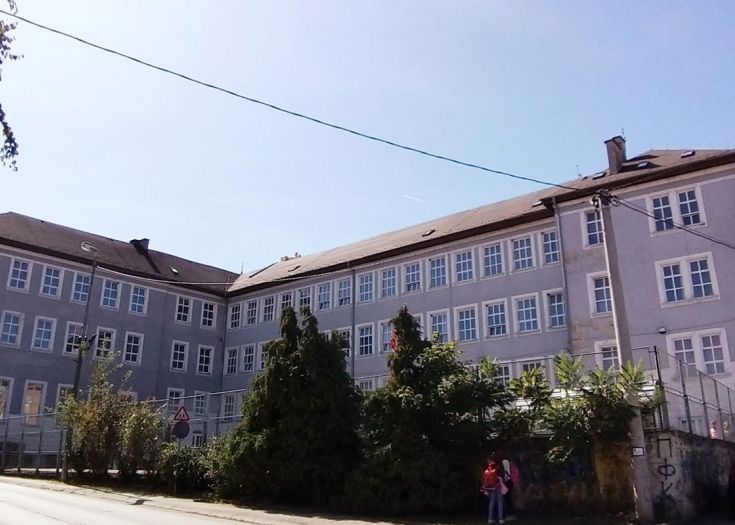 Direktor škole u BiH optužen da je sebe i radnike častio gorivom na račun ustanove