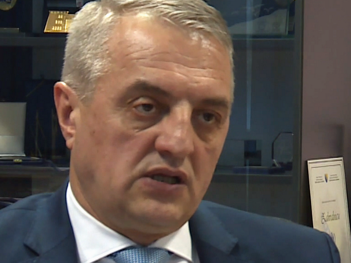 Direktor Službe za poslove sa strancima BiH: Upitan boravak Schmidta