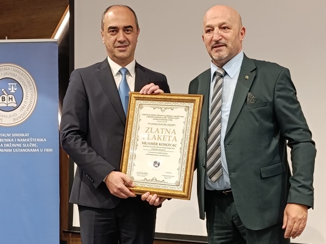 Direktor ZZO KS Muamer Kosovac dobio Zlatnu plaketu za doprinos zdravstvu i pravima radnika