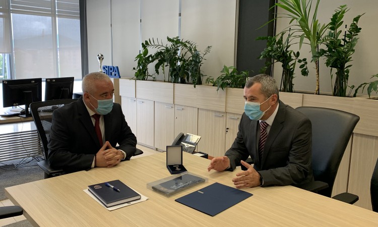 Direktoru SIPA-e uručeno priznanje  MUP-a Republike Slovenije