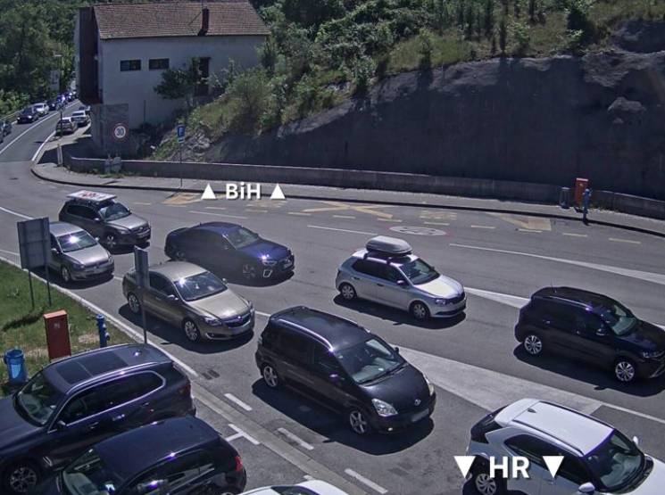 Diskriminacija i ponižavanje ljudi na graničnim prelazima sa EU mora prestati