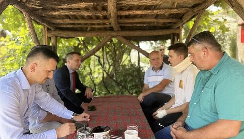 Dizdar i Duraković posjetili povrijeđenog mladića u Bratuncu