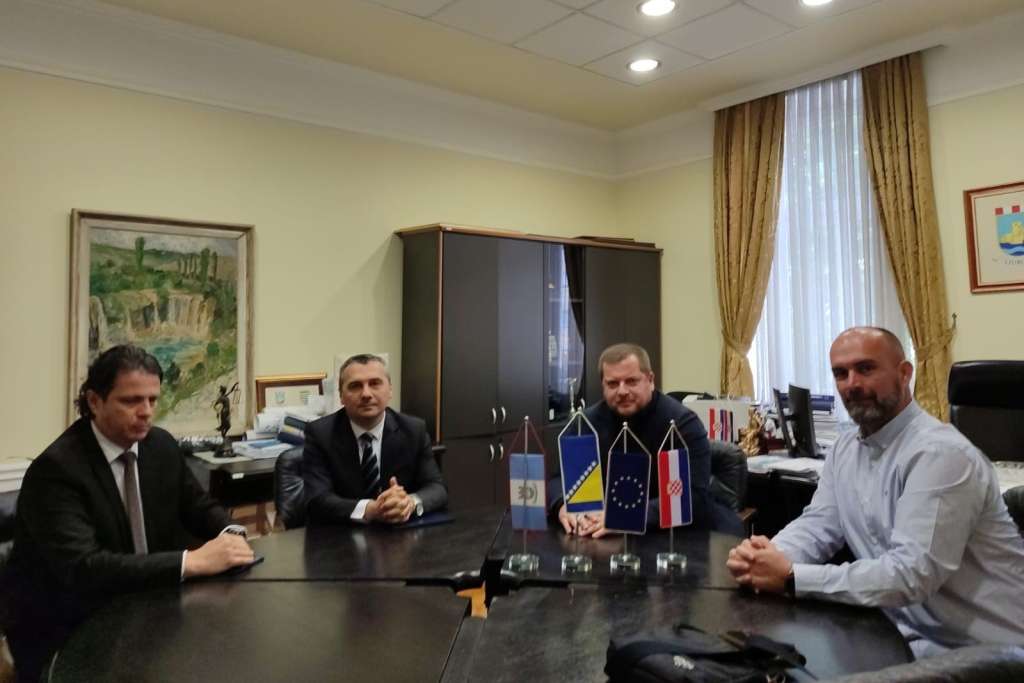 Dizdar i Kraljević u Ljubuškom o izgradnji infrastrukture u povratničkim mjestima