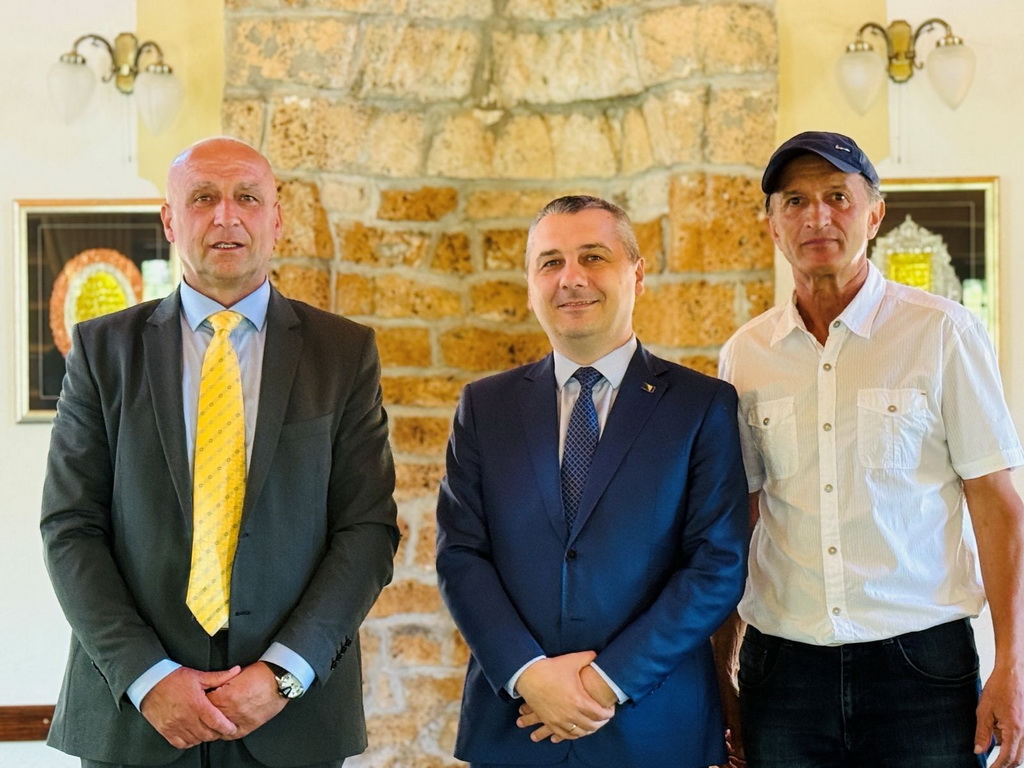 Dizdar u Čajniču: Završena ulična rasvjeta u naselju Miljeno i dogovoren nastavak izgradnje infrastrukture