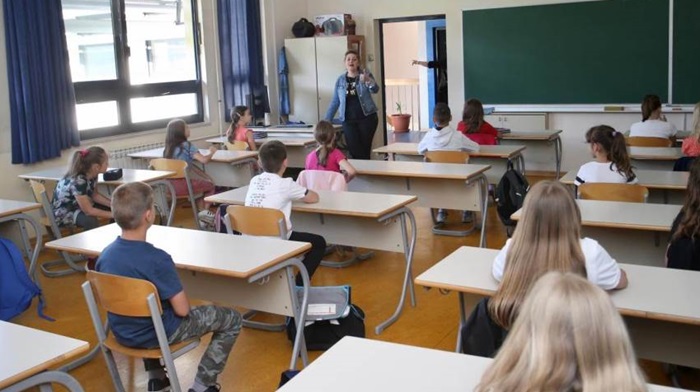 Đaci u Republici Srpskoj ponovo u klupama