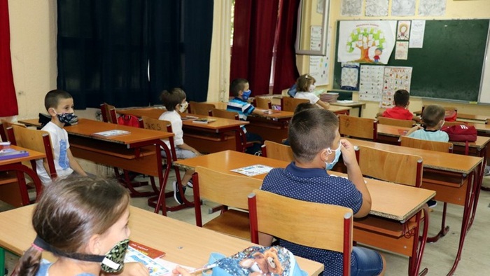 Đaci u RS  ponovo u klupama