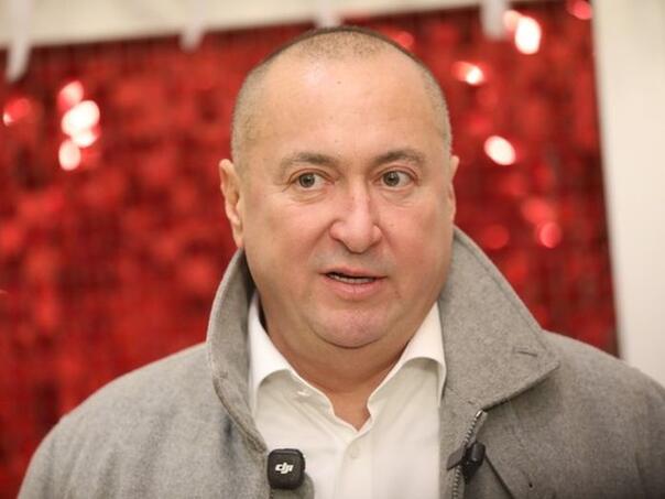 Đani završio u bolnici nakon što ga je fan ugrizao za stomak