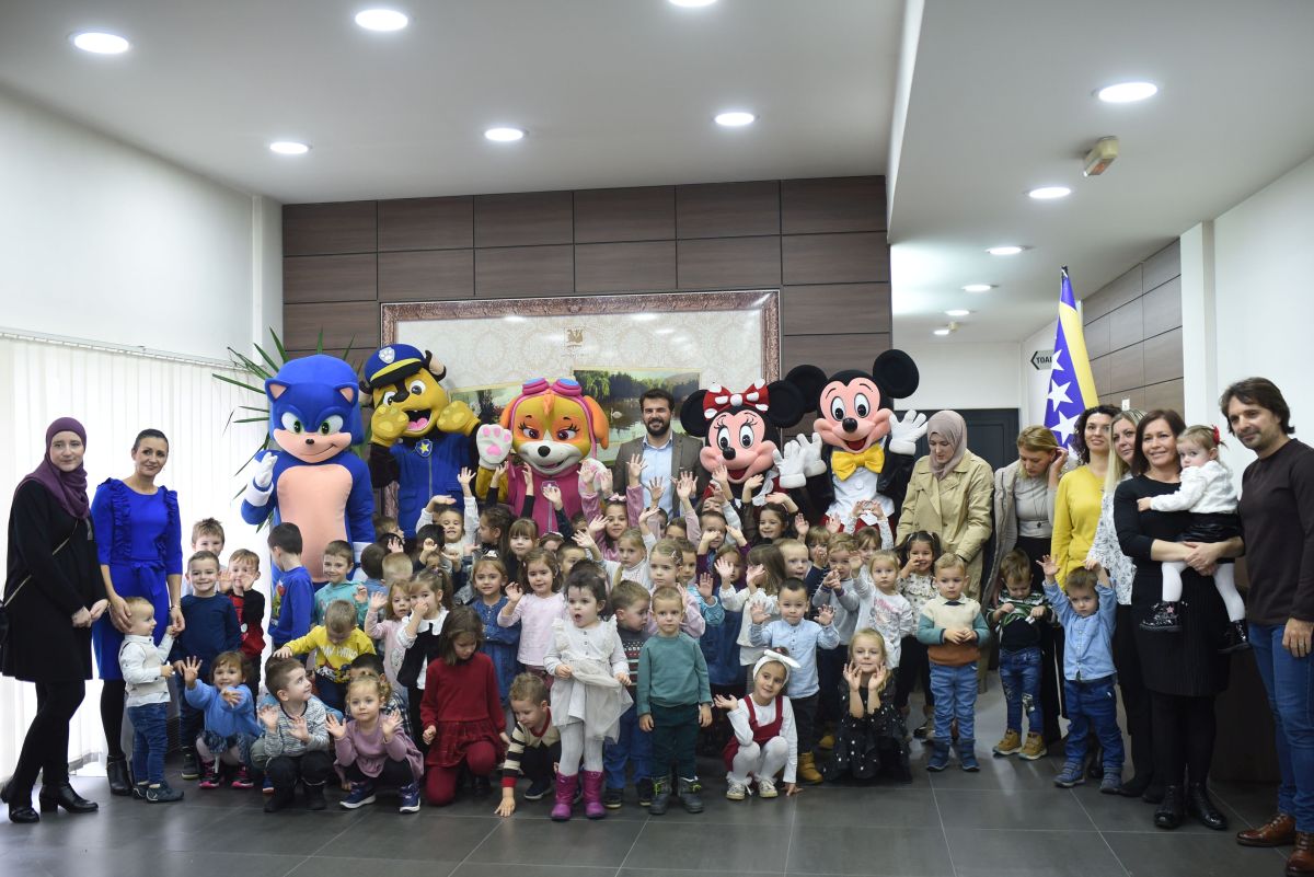 Foto: Djeca iz vrtića Radost u posjeti Općini Ilidža