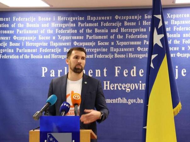 Djeca rođena u ovoj godini u FBiH dobit će po 1.000 KM