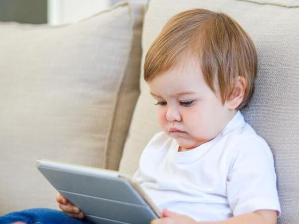 Djeca u BiH sve češće pate zbog prekomjernog korištenja telefona