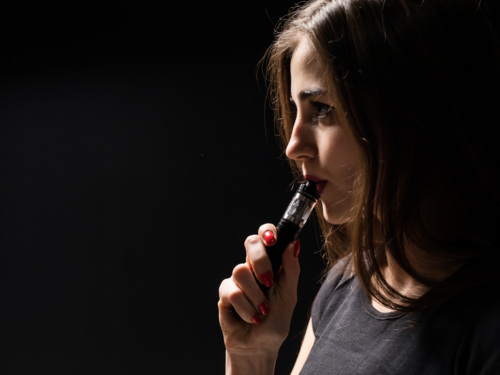 Djeca u Hrvatskoj e-cigarete probaju već s 13 godina
