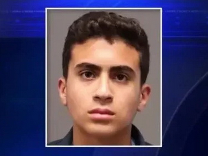 Dječak ubio majku pred tek rođenom bebom, pa poslao prijateljima fotografije