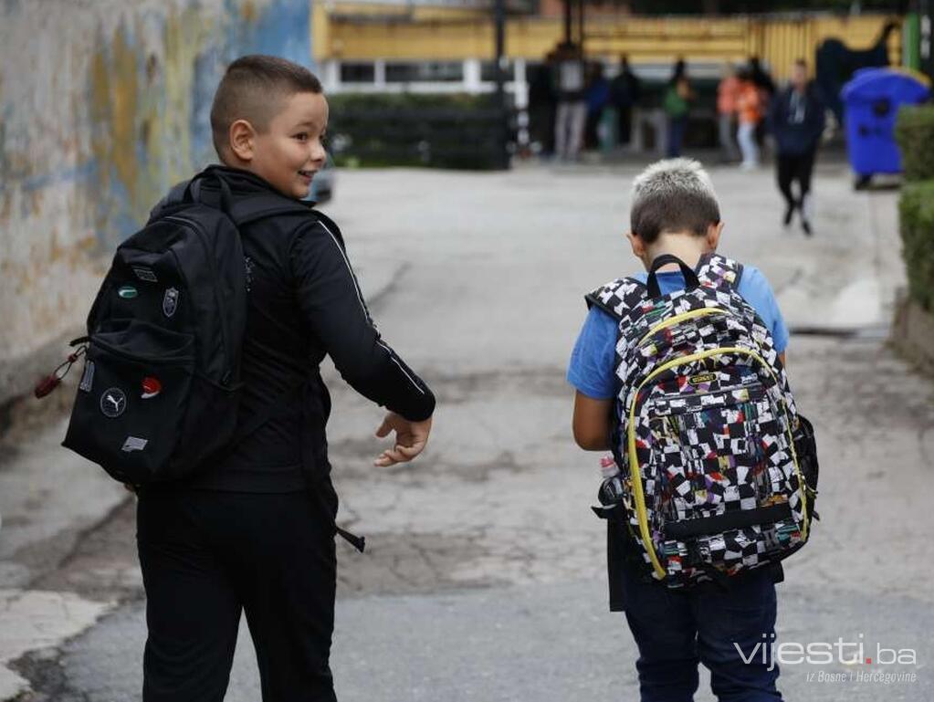 Djeci širom BiH su torbe za školu preteške, oglasila se i struka