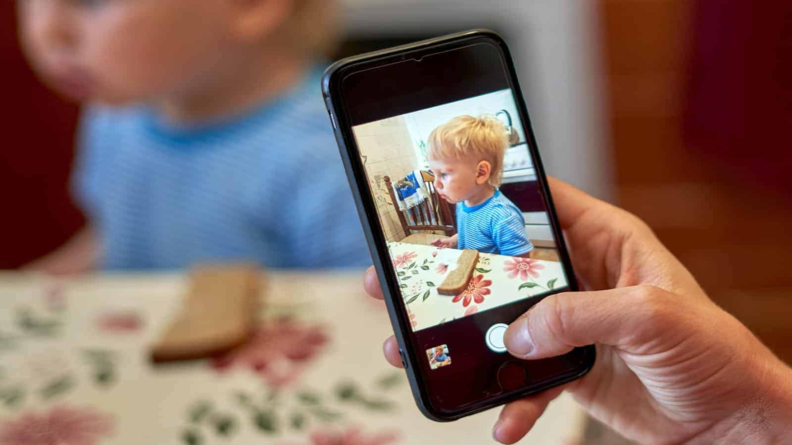 Dječije fotografije na internetu: Potcijenjena opasnost