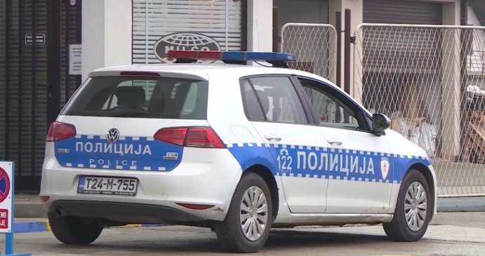 Djevojka 1999. godište u Gradišci autom sletila s ceste i poginula