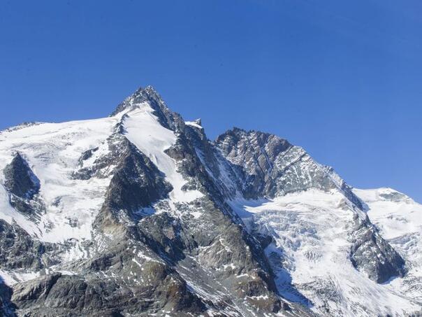 Djevojka preminula od hladnoće nakon što je momak ostavio na planini