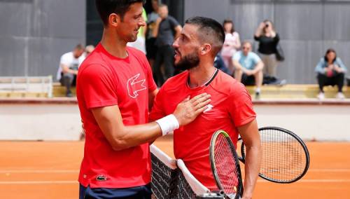 Đoković i Džumhur od 1 čas na terenu