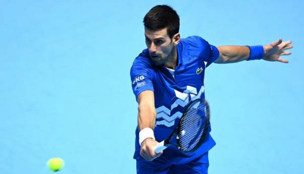 Đoković pobijedio Zvereva za polufinale Mastersa u Londonu