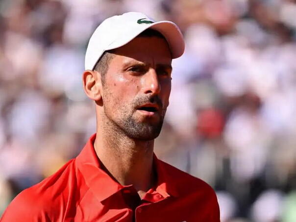 Đoković počeo da trenira poslije operacije koljena