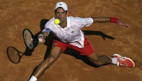 Đoković poslije žestoke borbe eliminisao Krajinovića