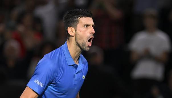 Đoković savladao Tsitsipasa za finale Mastersa u Parizu