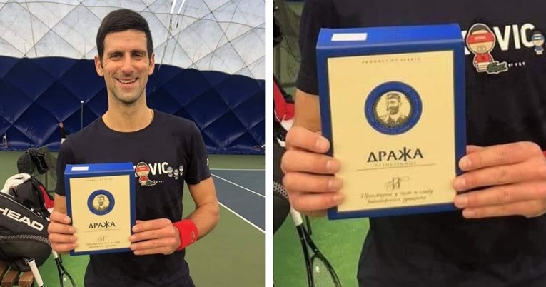 Đoković se slikao s rakijom na kojoj je lik Draže Mihailovića
