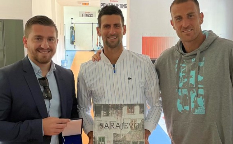Đokoviću uručen zlatnik i monografija Grada Sarajeva