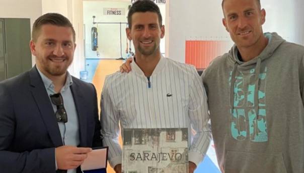 Đokoviću uručen zlatnik i monografija Grada Sarajeva