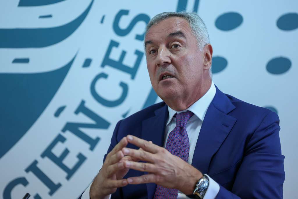 Đukanović: Iz Beograda je 1993. dolazilo 99,6 posto budžeta RS