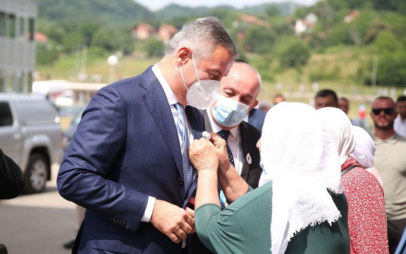 Đukanović: Odgovoriti pokušajima revizije istine o Srebrenici