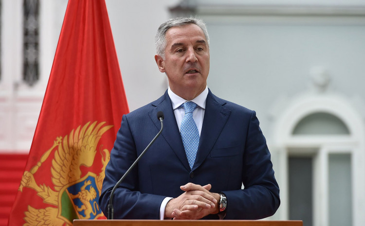 Đukanović: Rukovodstvo Srbije negiranjem genocida čini štetu vlastitom narodu